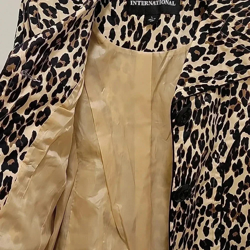 Lisa International Animal Print Lined Buttoned Blazer Size Large - Picture 7 of 8